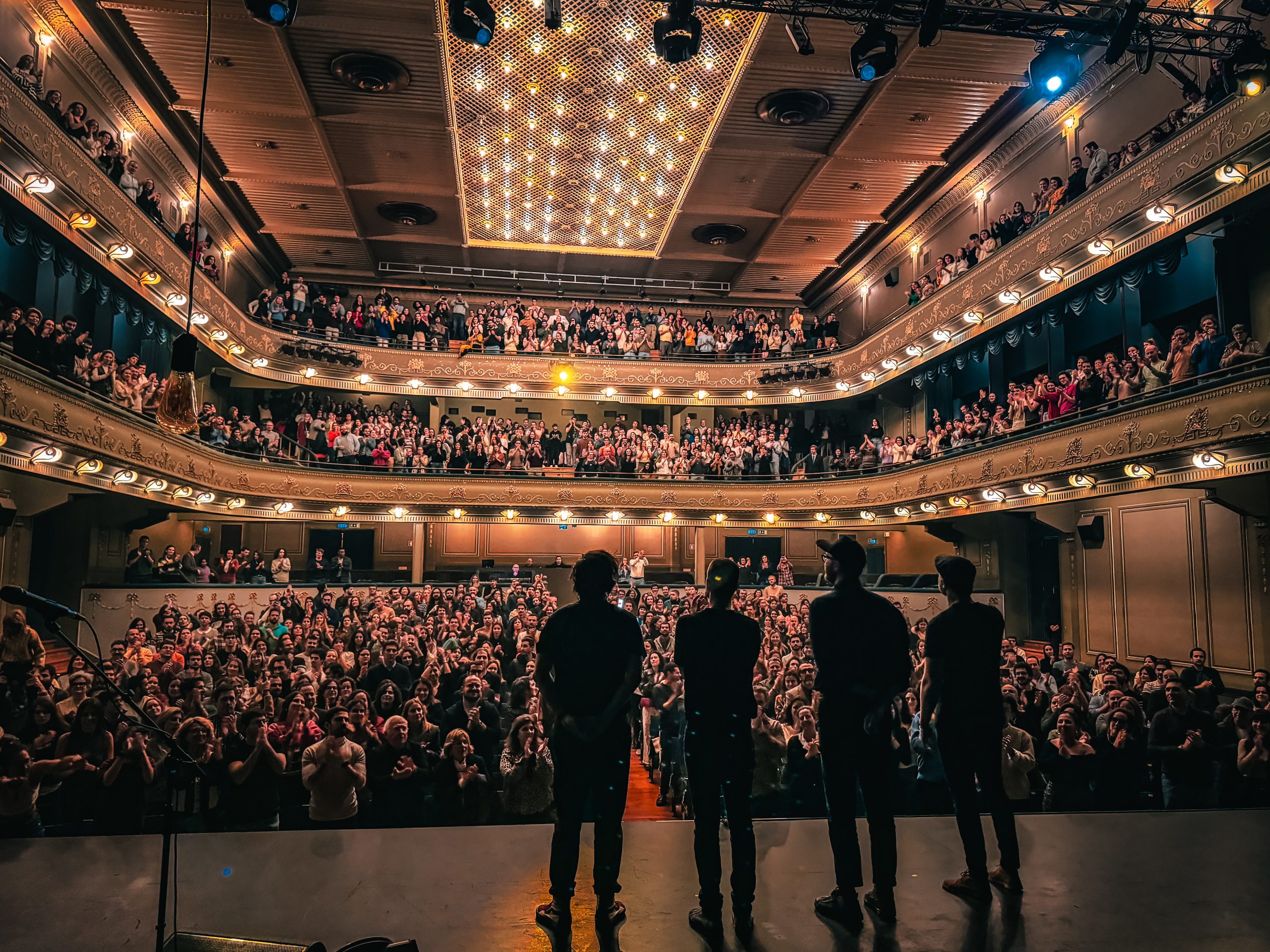 Valter Lobo apresenta o seu novo disco, “Melancólico Dançante”, no Teatro Tivoli BBVA em Lisboa