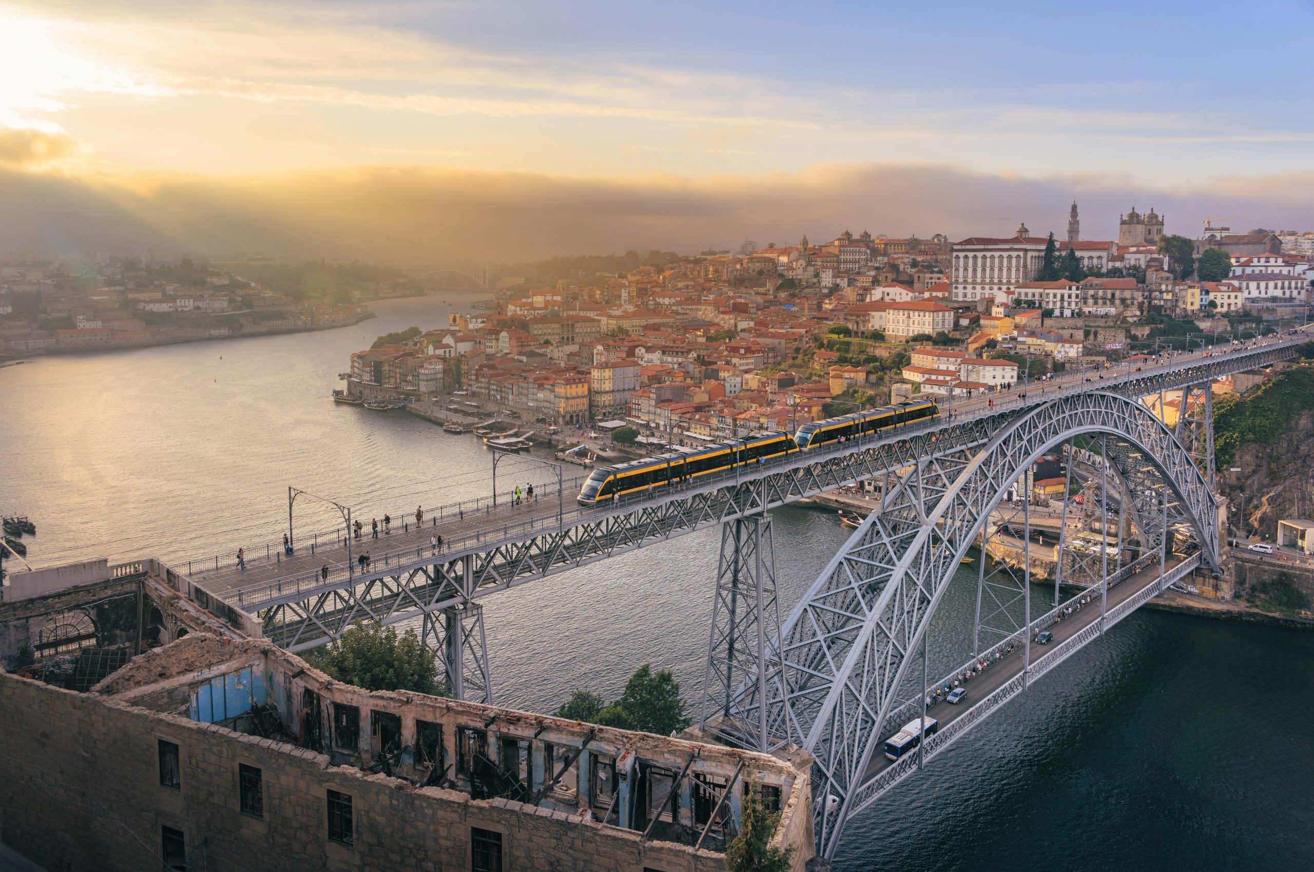 Transportes públicos em Portugal vão subir mais de 2% em 2025