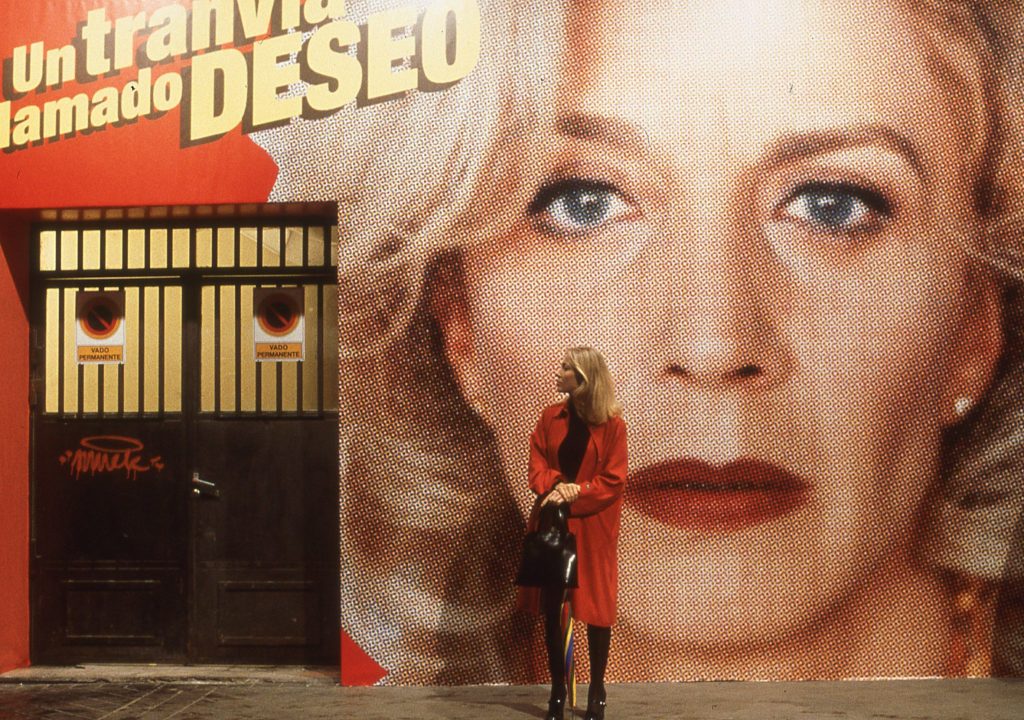 Morreu a atriz espanhola Marisa Paredes, estrela de vários filmes de Pedro Almodóvar