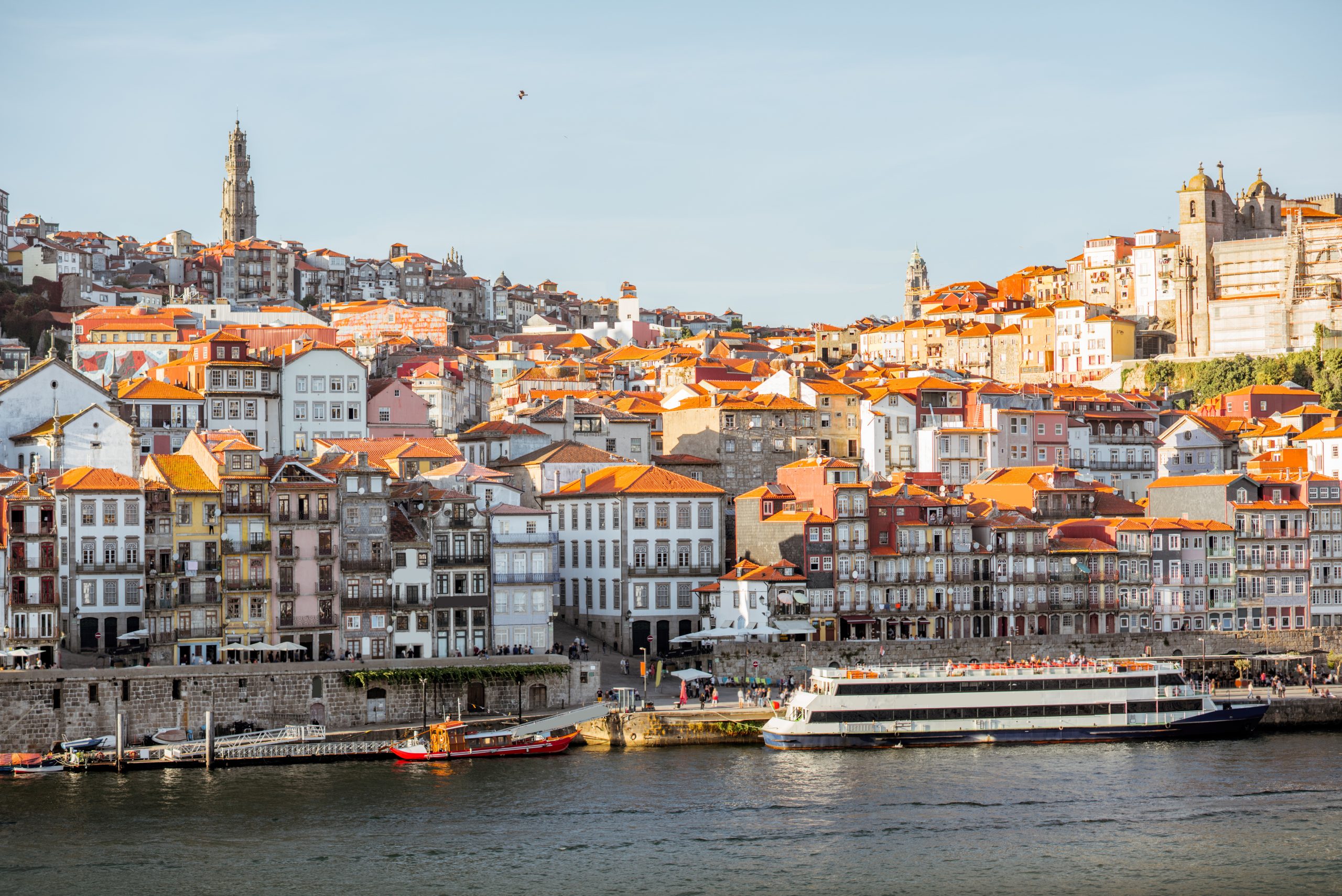 Regulamento que determina novas regras para animadores de rua entra hoje em vigor no Porto