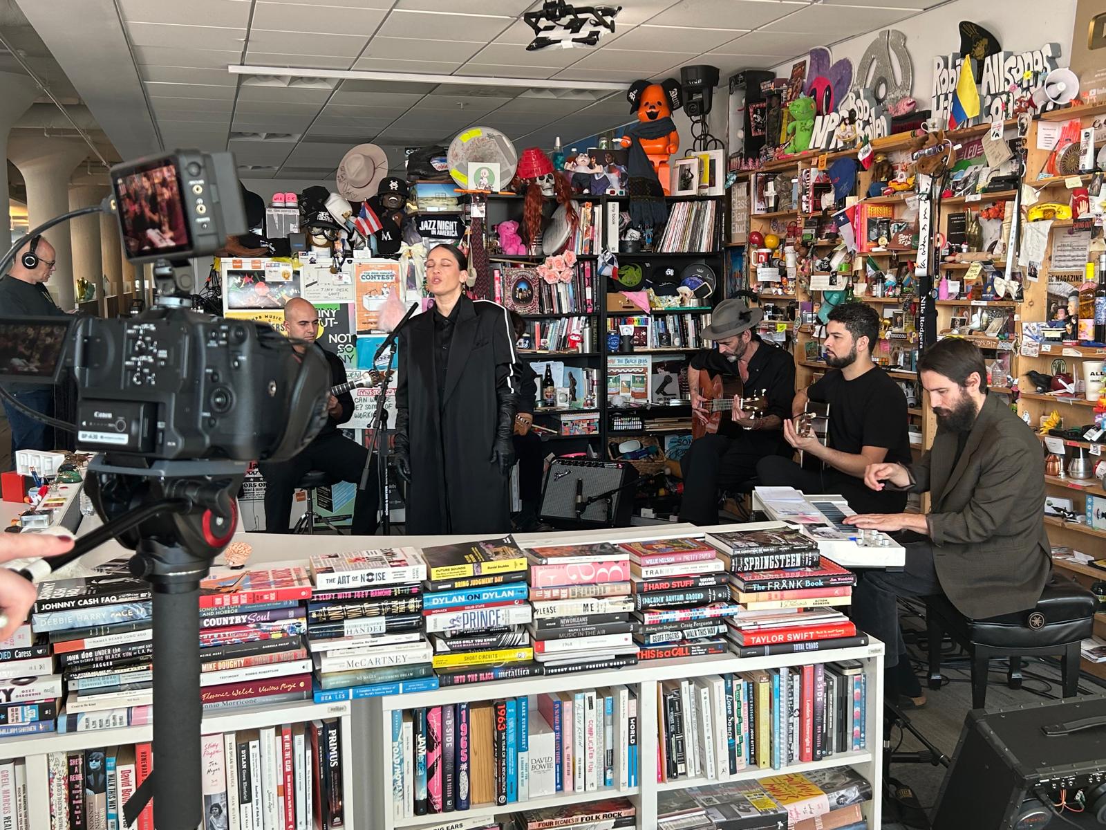 Carminho no novo episódio de “Tiny Desk Concert”